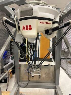 M2004 Abb 3/1130 Irb 360 - Flexpicker With Irc5 Controller And Safety Enclosure