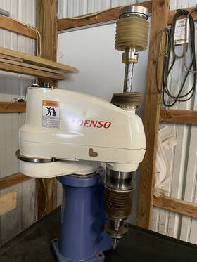 Hs-45352 Denso High Speed Scara Robot Rc7m Controller And Teach Pendant Tested
