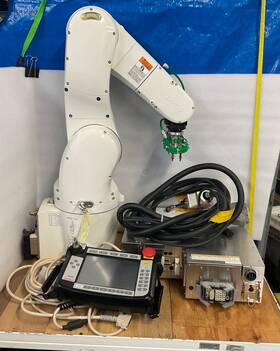 Vs068a4-av6-nnu Denso Robot Rc8a Controller Tp-rc7/8 Hand Held With Cables Us
