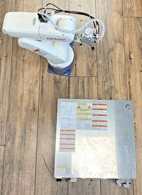 Rc7m-vpg5 Denso Wave 3.352m Vp-6242m Controller 3.352m/vcaa-bn Robot Arm 71psi