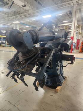 A05b-1332-b203 Fanuc A05b-2639-b078 900ib/400l With R30ib Plus Cabinet 2021 Used