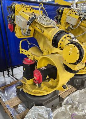 R-2000ia Fanuc R-2000ia/165f R-j3ib R2000ia/165f Robot /r-j3ib Controller Used