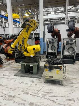 R-2000ic Fanuc /125l Robot R30ib Controller And Pendant Used