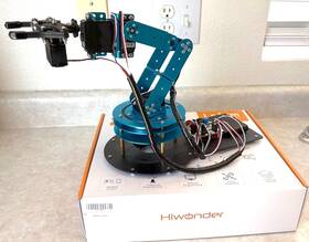 Hiwonder 744110748567 Robotic Arm Kit 6dof Programming Robot With 5 Servo Handle Used Once