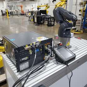 Kr3-r540 Kuka Kr3 R540 Robot With Rc4 Controller - Complete Working System 2019 11 Hr