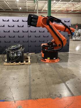 R3330 Kuka R3330/flr Kr 420 With Krc4 Controls Used