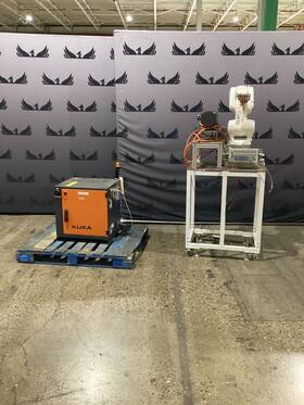 R900-2 Kuka R900-2/sel Kr 6 Robot With Krc4 Controller 6-axis 6.5kg 901mm Used