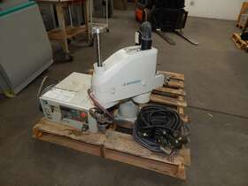 Cr2a-572-s14-e Mitsubishi Rh-5ah45-s05 Robot W Controls M3656