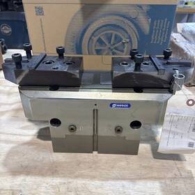 Schunk 1377892 Pgn-plus-p 300-1-v Pneumatic Universal Gripper High Temp