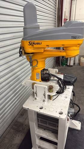 St Ubli Cs9-ts2-60 Staubli Cs9-ts2-80 Robot Controller With Scara Arm Ts2-60/ Warranty