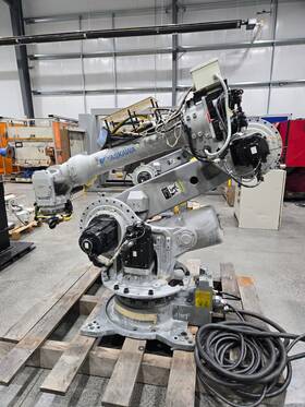 S36310211 Yaskawa Mh215 Motoman Industrial Robot With Dx100 Control Pendant