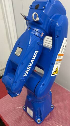 Yr-1-06vx8-a00 Yaskawa Gp8 Robot With Yrc1000micro Controller Pendant And Cable